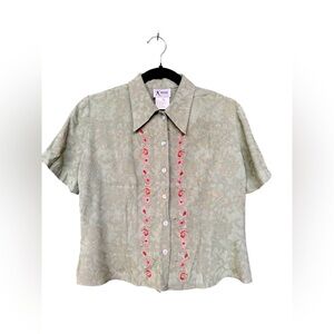 Vintage K Petite Women’s Floral Sheer Short Sleeve Button Down Crop Blouse